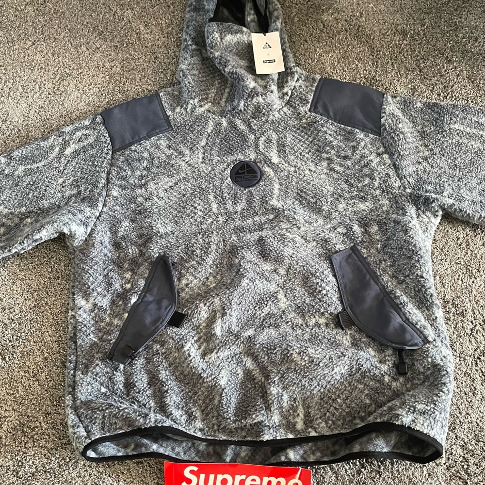 Supreme X Nike ACG Fleece NWT